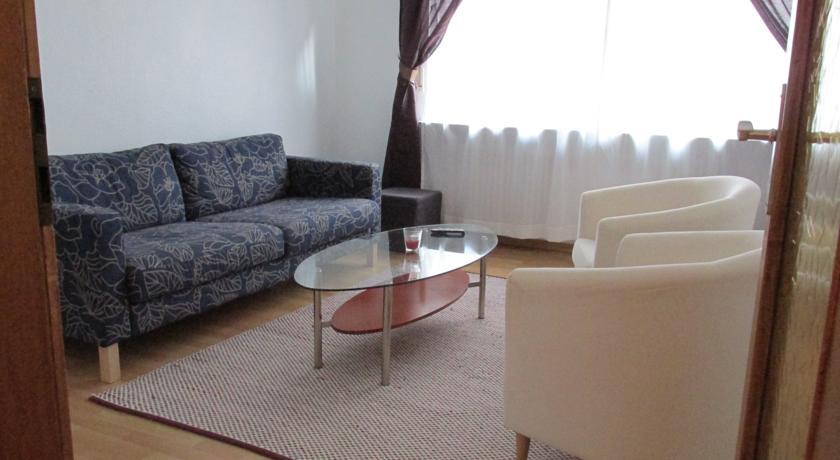 Apartments Mayen Phòng bức ảnh
