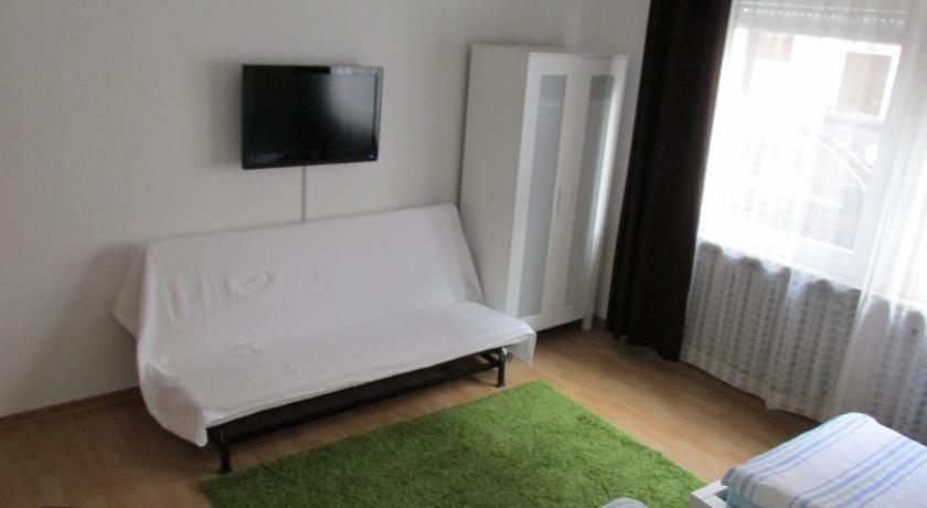 Apartments Mayen Phòng bức ảnh